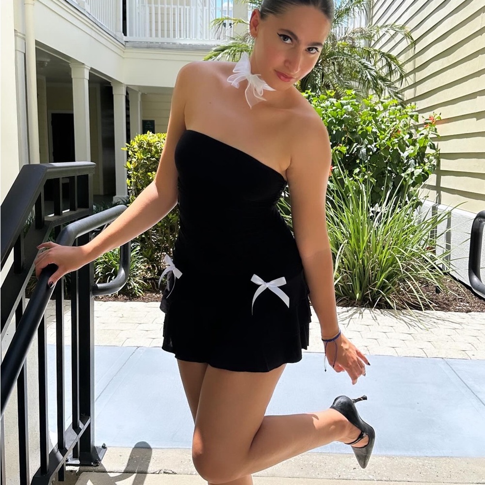 New 🎀 On Trend in this Gorgeous Lana Coquette Mini. Perfect for every occasion.